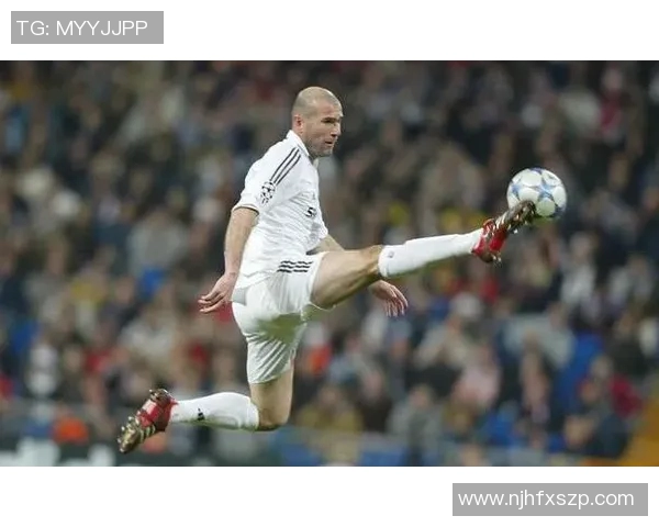 足球明星经典招牌动作高清图集展现球场魅力与风采